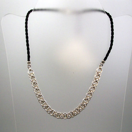 CM0015N Spheres on a Leash 18.5" CM0015N Spheres on a Leash 18.5"