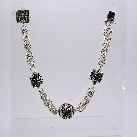 CM0028B Victoria 7.5" CM0028B Victoria 7.5"